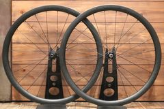 走行3km】 CRD351 35mm カーボンホイール DT Swiss - メルカリ