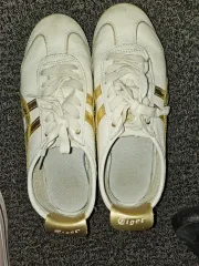 オニツカタイガー 白/金 スニーカー