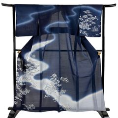 色無地 身丈160.5cm 裄丈63.5cm 正絹 美品 名品 【中古】 色無地 身丈160.5cm 裄丈63.5cm S 袷 地紋 水色 正絹 名品 一つ紋