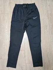 ナイキ ドライフィット & アディダス 機能性 衣類 在庫整理