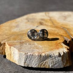 宇宙を身近に アルタイ隕石 六芒星ピアス 8mm｜シルバーコーティング