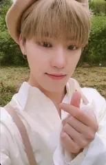 【中古】コレクションカード(男性) SEVENTEEN/DINO(ディノ)/衣装白・左手指ハート・裏面緑/CD「3RD Album ： An Ode(Hope ver.)封入特典フォトカード