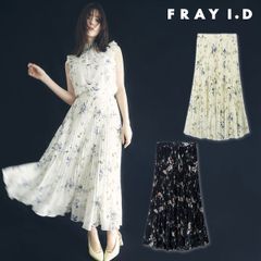 超涼感！【PRADA】ロングプリーツスカート 紺×白 36 - メルカリ