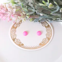 【特別価格】no.528　レジン　シンプル　ネオピンクの小さいピアス　イヤリング ハンドメイド