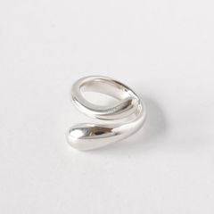 heres UROCO TWO FINGER RING - メルカリ