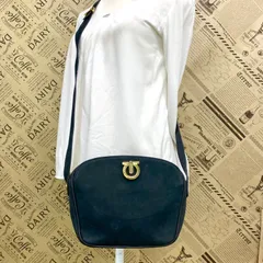 フェラガモ ショルダーバッグ ポシェット ガンチーニ 黒 旅行GB355