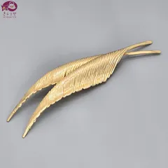 Christian Dior クリスチャン ディオール フェザー モチーフ ブローチ 2枚羽 ゴールドトーンメタル 長さ10.4㎝ 箱 ヴィンテージ