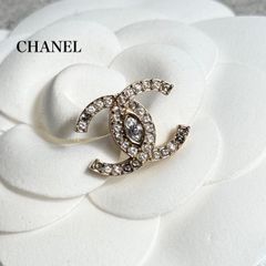 CHANEL ダブルCロゴ ブローチ - メルカリ