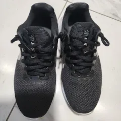 ナイキ ブラック ランニングシューズ スニーカー 23センチ