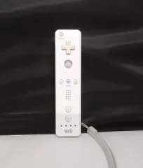 T【HY】【ジャンク品】ニンテンドー 純正 Wii リモコン ワイヤレスコントローラー RVL-003 シロ ホワイト ストラップ付き モーションセンサー[ゆうパケット発送、送料無料]