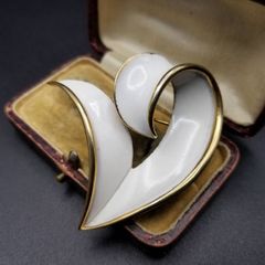 TASAKI 田崎真珠 スワン マザーオブパール イヤリング 刻印なし - メルカリ