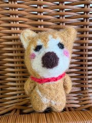 羊毛フェルトパグちゃんキーホルダーハンドメイド - メルカリ