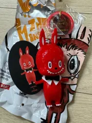 POP MART THE MONSTERS 10周年 ラブブウールモモキーホルダー