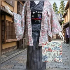 【レトロ美】白地 鮮やかな型染め風プリント単衣 羽織 菊・梅・紅葉・流水 薄シミあり ★Retro Japanese Haori Coat - White with Vibrant Printed Pattern - Kimono Jacket