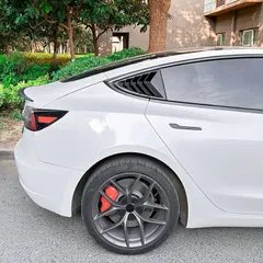 【送料無料】テスラ モデル3 2017-2024 専用設計 リアクォーターウィンドウルーバー カーボン調 ステッカー エアロパーツ 外装 ドレスアップ カスタム アクセサリー