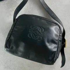 美品 loewe ロエベ アナグラム ショルダーバッグ 肩掛け 斜めがけ ゴールド金具 レザー ブラック メンズ レディース ユニセックス