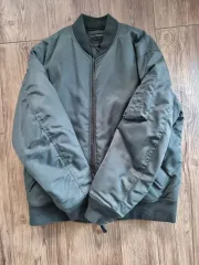 ユニクロ MA-1 カーキ XL