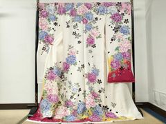 振袖 桜井莉菜 ラメ刺繍 銀通し 紋意匠 身丈173cm 撥水加工済HKT039 振袖 桜井莉菜 ラメ刺繍 銀通し 紋意匠 身丈173cm 撥水加工済HKT039