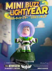 バズ 光る LEDライト付き フィギュア トイストーリー バズライトイヤー　Toystory