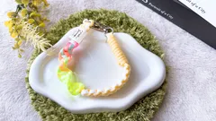 パラコード✶スマホストラップ✶ショート手首用✶ハンドストラップ✶ストラップホルダー付✶クリームイエロー☓ホワイト☓パステルレインボー