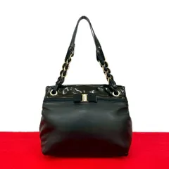 極 美品 Salvatore Ferragamo サルヴァトーレフェラガモ ヴァラリボン 金具 パテント レザー 本革 チェーン トートバッグ ブラック  00899