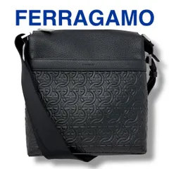 フェラガモ Ferragamo ショルダーバッグ 241484 黒 ブラック レザー ガンチーニ クロスボディバッグ モノグラム メンズ ブランド 美品 現行品のサムネイル