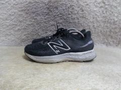 270 ニューバランス 880 ブラック スニーカー ランニングシューズ 中古 靴