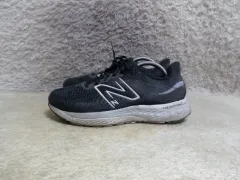 270 ニューバランス 880 ブラック スニーカー ランニングシューズ 中古 靴