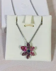 新品 スワロフスキー　Swarovski Gema ペンダント フラワー