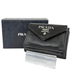 極上美品✨ プラダ PRADA 三つ折り財布 三角ロゴ サフィアーノ ブラック 極美品 PRADA 三つ折り財布 サフィアーノ レザー ブラック 黒 三角ロゴ