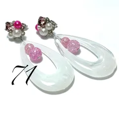 71ドロップチャーム＆パールハンドメイドピアス 現品限り