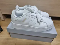 (270)アディダス SUPERSTAR XLG クラウド 白 GOLD メタリック