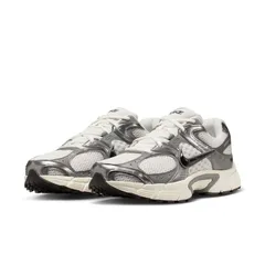 ナイキ スニーカー メンズシューズ NIKE V5 RNR ローカット シューズ スポーティ 男性 レトロランスタイル Y2K メンズ靴 メンズスニーカー メンズ靴 運動靴 紳士靴 スポカジ スポーツMIX ナイキ靴  nike くつ/HJ5228-009