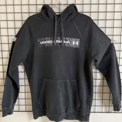 UNDER ARMOUR ブラックフード付きパーカー　SM