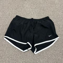 S NIKE ショートパンツ レディース