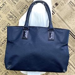 ヤマト屋 キキ2 外アオリ手提M 廃番 紺 - メルカリ