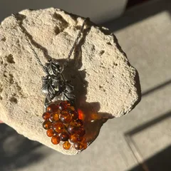 琥珀 葡萄モチーフ ペンダントトップ　シルバー925 アンバー ヴィンテージ風