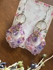 お花のピアス　大ぶり　レジン　ハンドメイド