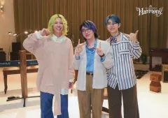 【中古】コレクションカード(男性) 047：Mrs. GREEN APPLE/集合(3人)/「Mrs. GREEN APPLE on “Harmony”」MGA Special Photo Card Set “Harmony” フォトカード