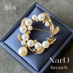 揺れるパールのリースブローチ　パール リース サークル ドレス 結婚式 フォーマル 披露宴 二次会 パーティー 謝恩会 オケージョン 入学式 卒業式 入園式 セレモニー お呼ばれ 発表会 華やか 大人 新品 シンプル 上品 ゴールド 母の日プレゼントギフト