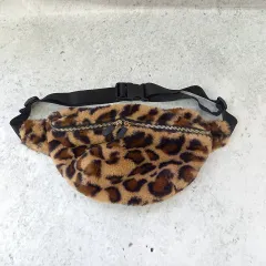 LOWRYS FARM ローリーズファーム ボア ウエストバッグ レオパード柄 ヒョウ柄 ウエストポーチ フェイクファー ブラウン ブラック ◎、◇〇
