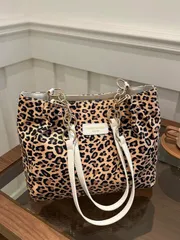 バッグ レディース ショルダーバッグ ファッショナブルなストライプのハンドバッグ - レディース大容量ショルダーバッグ - ジッパートートバッグ デイリーユース - メタルチェーントートバッグ ミニマリストチェーン