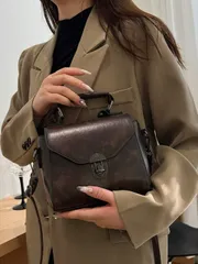 バッグ レディース ハンドルバッグ 2025年新作 ファッション レディースハンドバッグ、韓国風 学生 ミニマリスト レトロ 多用途 カジュアルショルダーバッグ、スクエア型 クロスボディバッグ