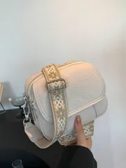 バッグ レディース ショルダーバッグ 韓国スタイル ニッチ デザイン シンプル スクエア バッグ 学生ファッション携帯電話バッグ カジュアル 多機能 ショルダーメッセンジャーバッグ お出かけ、デート、ショッピング、