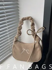 バッグ レディース ショルダーバッグ 春夏新作 - かわいい花柄クロスボディバッグ、リボンとボウで装飾、軽量ポリエステルショルダーバッグ、通勤や旅行に適しています、黒白デザインにピンクの花柄、通勤バッグ 花柄 軽量