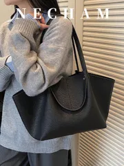 バッグ レディース トートバッグ 1個 新しい韓国スタイルのしわ加工ワンショルダーバッグ、大容量ハンドバッグ、軽量で高級感のあるヴィンテージエレガントなトートバッグ、多機能アームホールバッグ、ハイエンドファッション