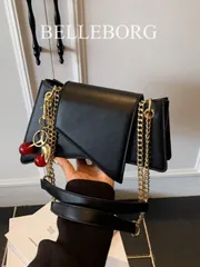 バッグ レディース ショルダーバッグ カジュアルな女性用ショルダーバッグ、ユニークな形状のチェーンストラップバッグ、ペンダント付き