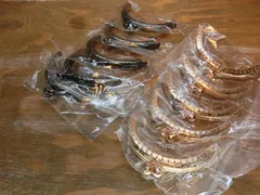 在庫処分 がま口 口金 ハンドメイド 手芸 金属 パーツ 幅約8.5cm 10個セット 資材 手作り 材料 素材 作製 財布 印鑑ケース 小銭入れ 大きめ バッグ 丸形 裁縫 ゲンコ 縫い付けタイプ 専門