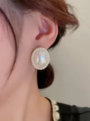 ジュエリー レディース イヤーアクセサリー シンプルなフェイクパール スタッドピアス エレガントで上品な1ペア