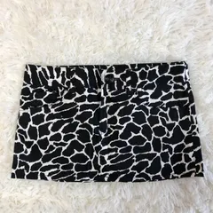 未使用！CECIL McBEE ミニスカート／ M アニマル柄 ストレッチ ブラック ホワイト セシルマクビー タイトスカート レディースのサムネイル